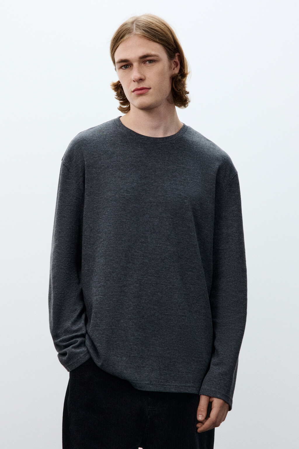 Лонгслив из фактурного трикотажа - цвет черный - 2