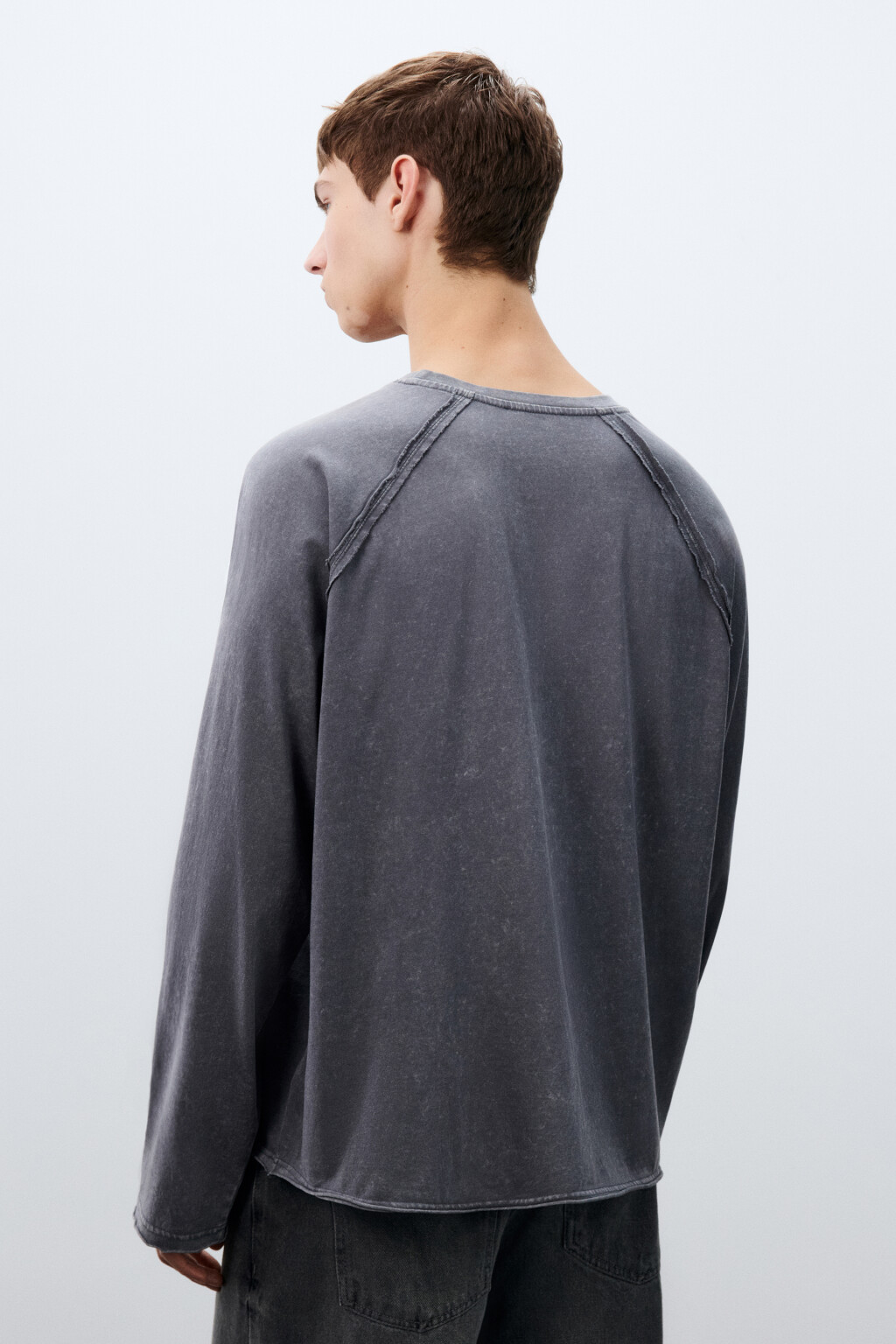 Лонгслив вареный с открытыми срезами - цвет серый - 4