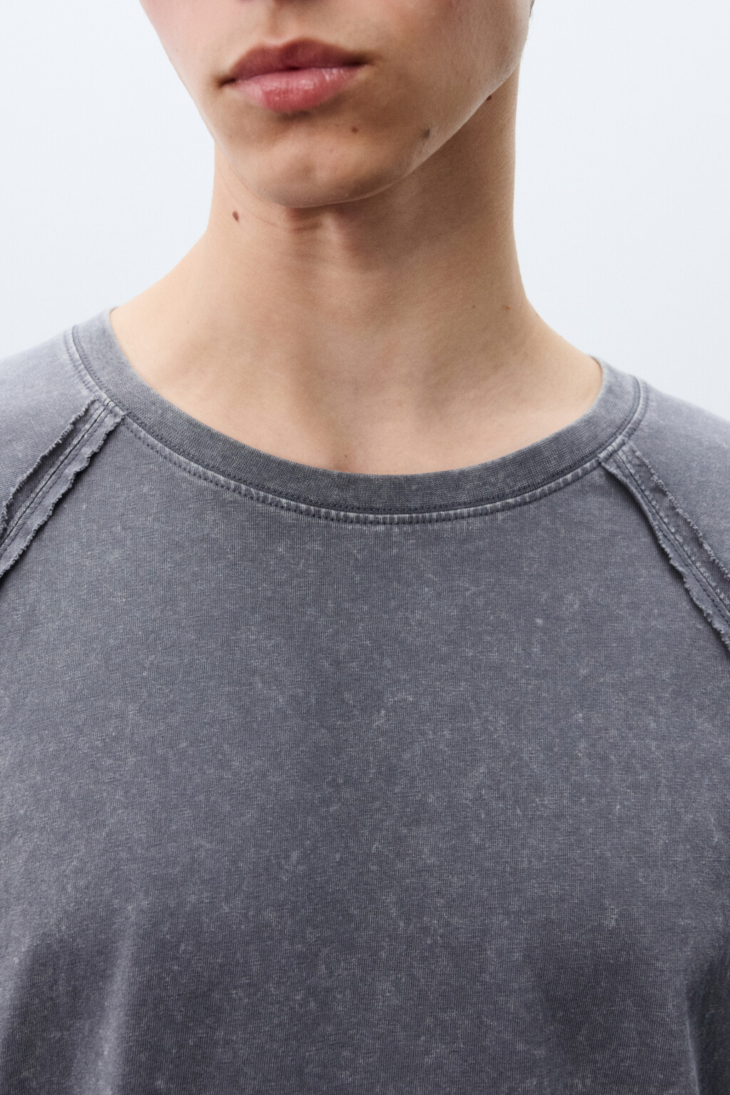 Лонгслив вареный с открытыми срезами - цвет серый - 6