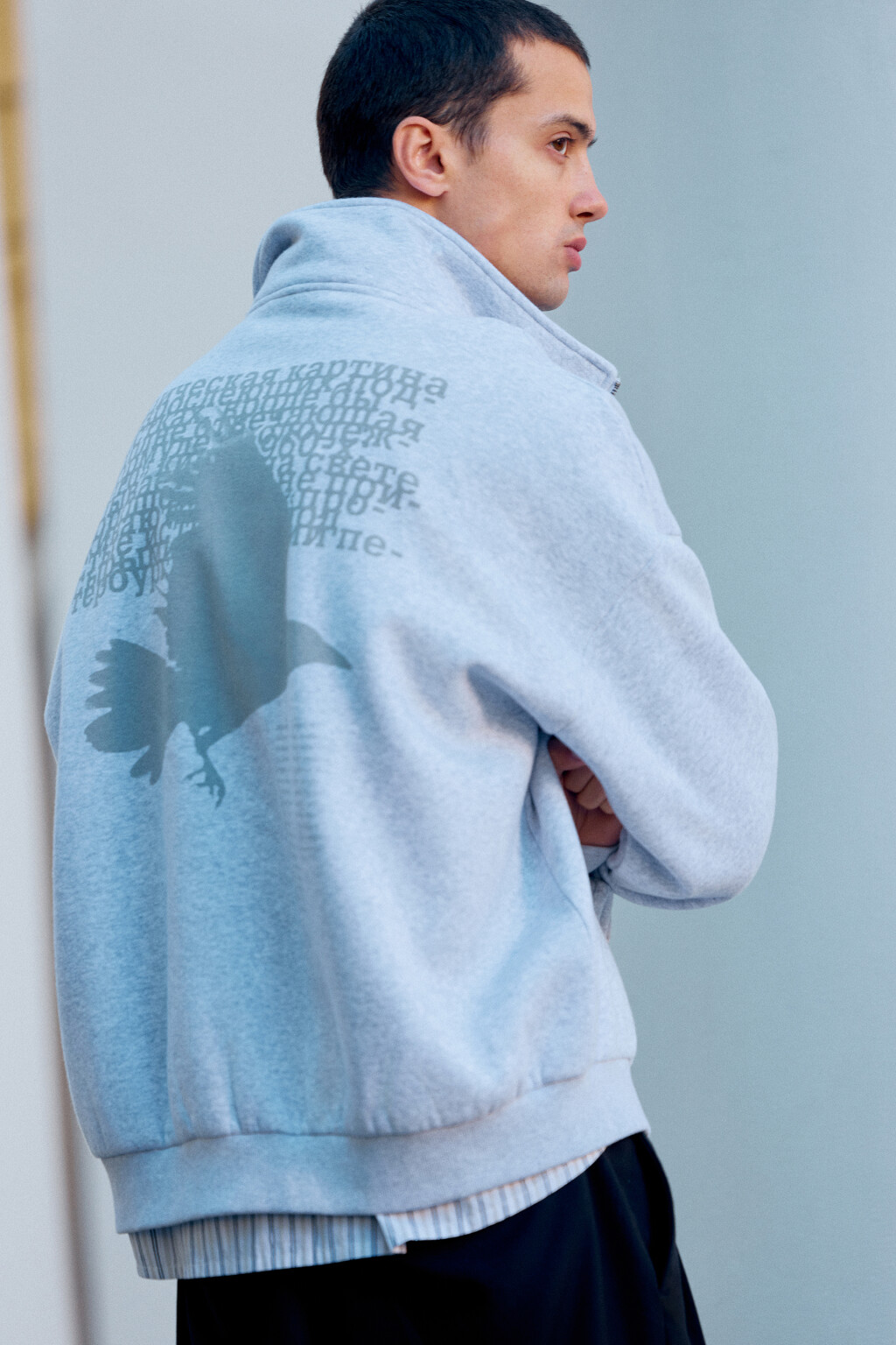 Худи с воротником на молнии и принтом - цвет серый - 9