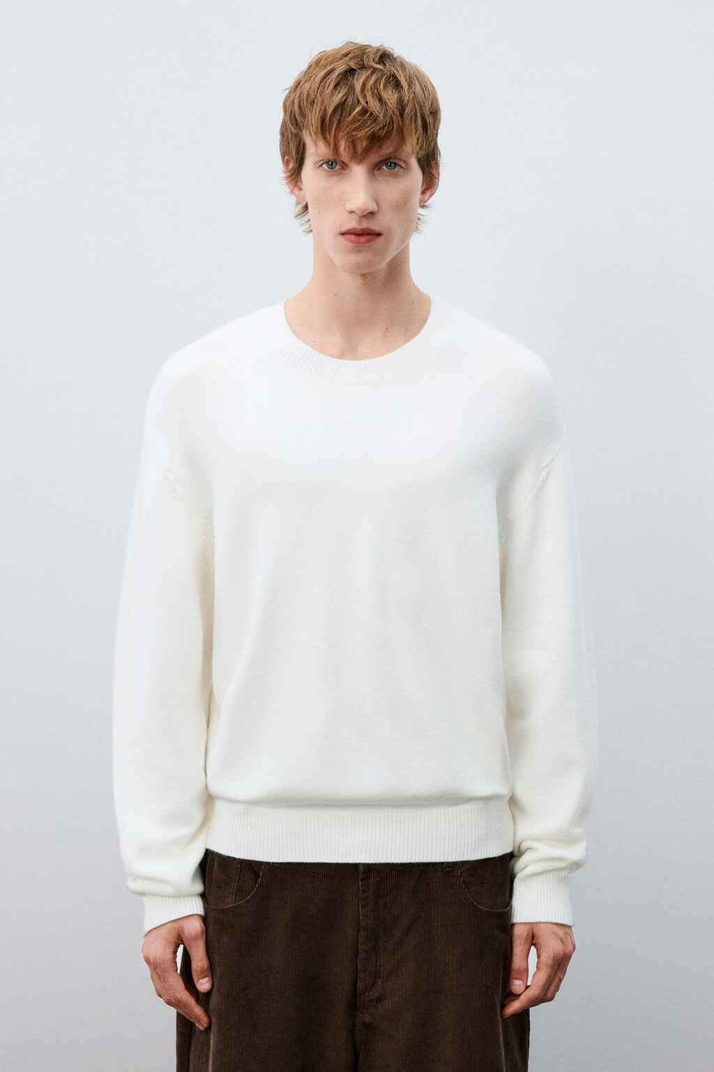 Джемпер из тонкого вязаного трикотажа - цвет белый - 2