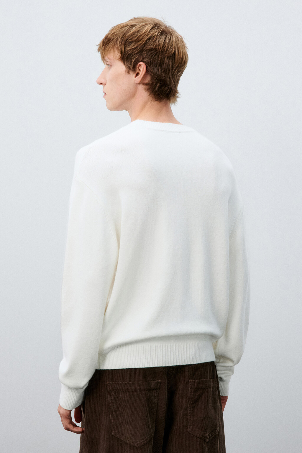 Джемпер из тонкого вязаного трикотажа - цвет белый - 3