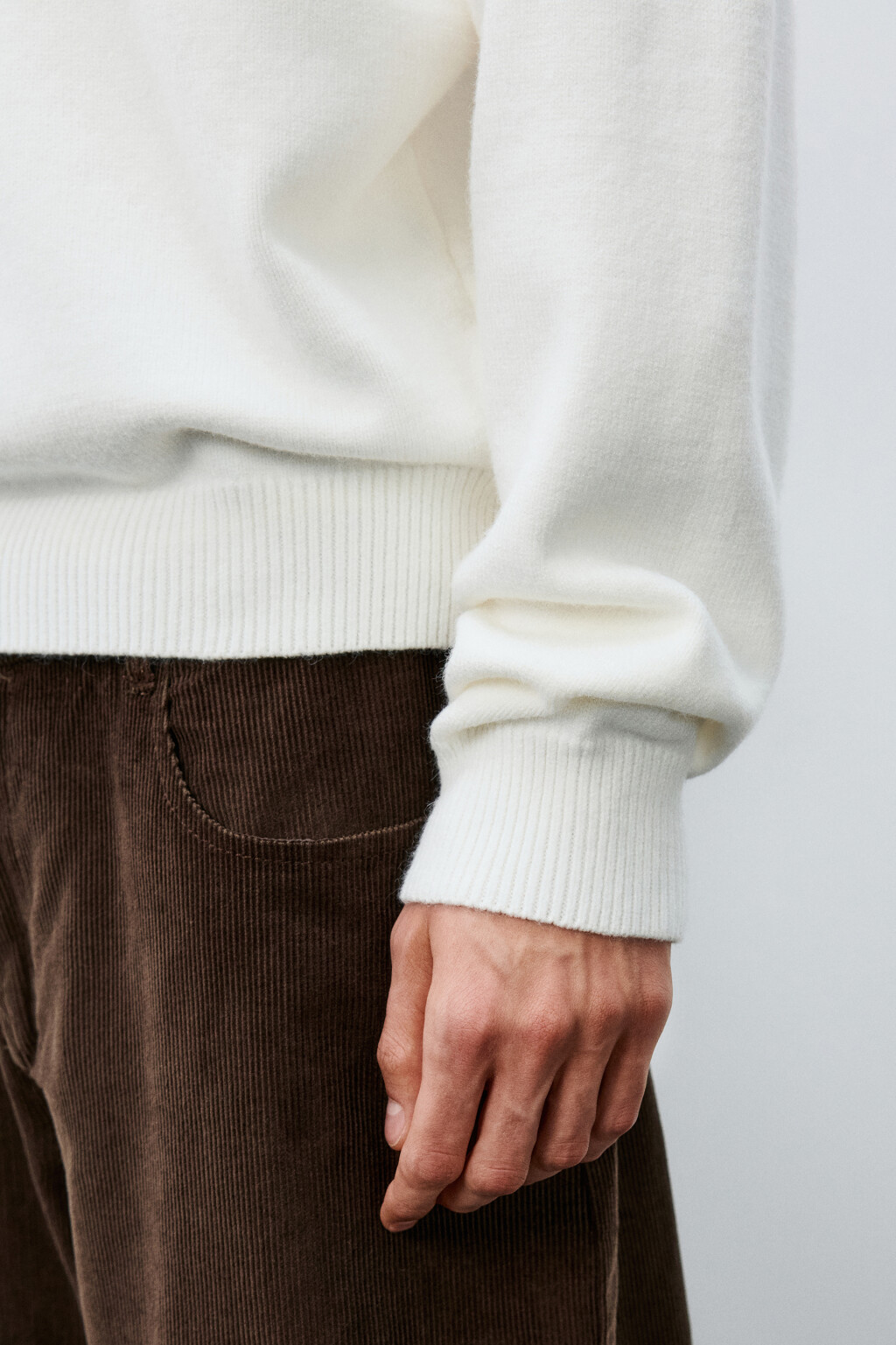 Джемпер из тонкого вязаного трикотажа - цвет белый - 6