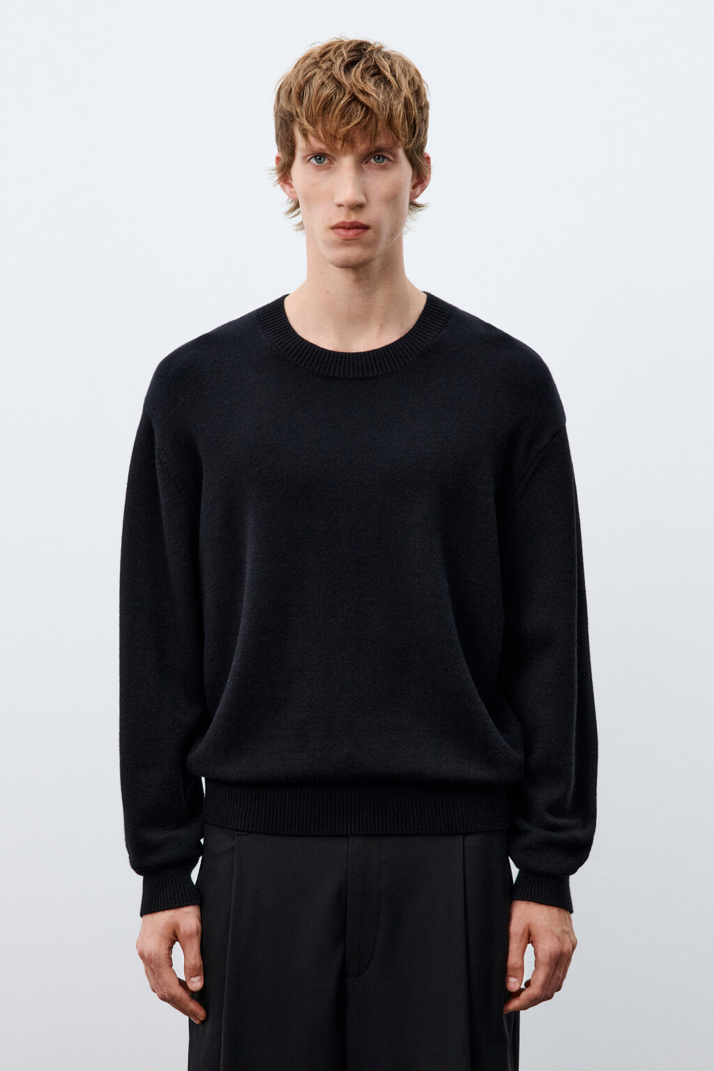 Джемпер из тонкого вязаного трикотажа - цвет черный - 3