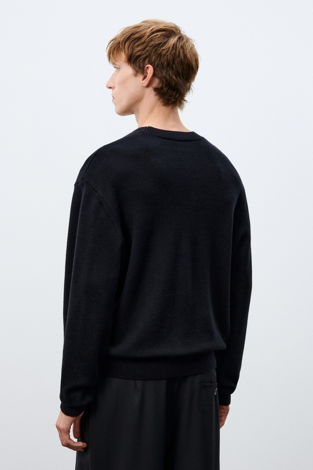 Джемпер из тонкого вязаного трикотажа - цвет черный - 4