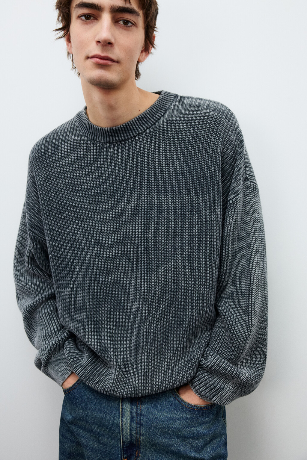 Джемпер вязаный с вареным эффектом - цвет серый - 2