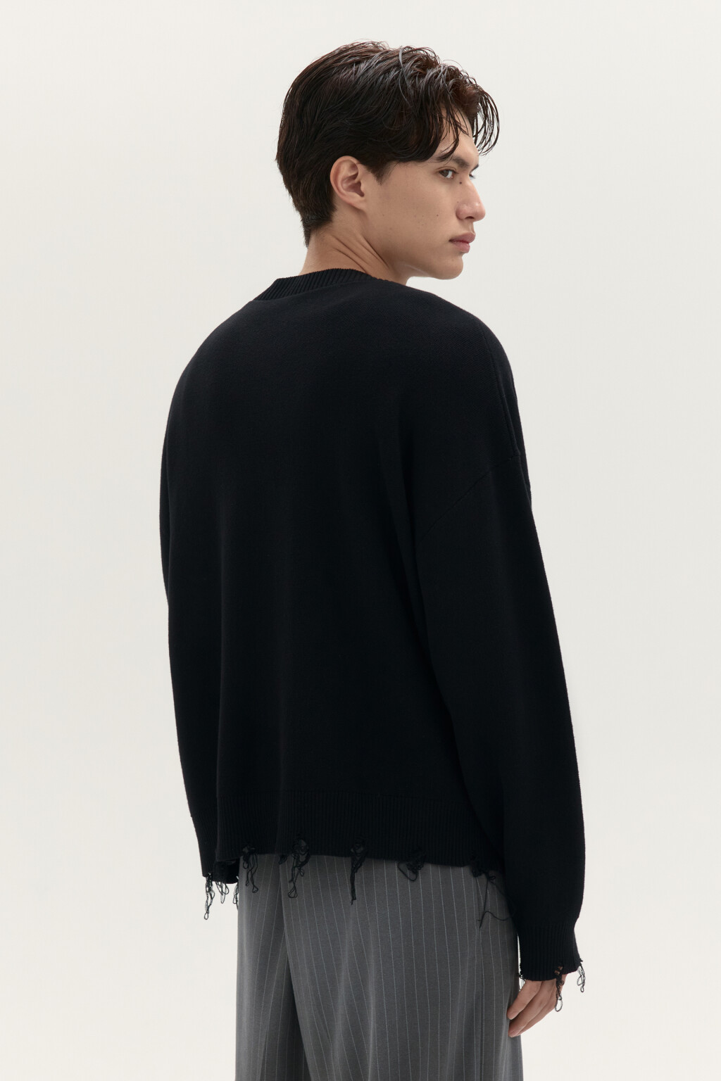 Кардиган на пуговицах с рваными краями - цвет черный - 3