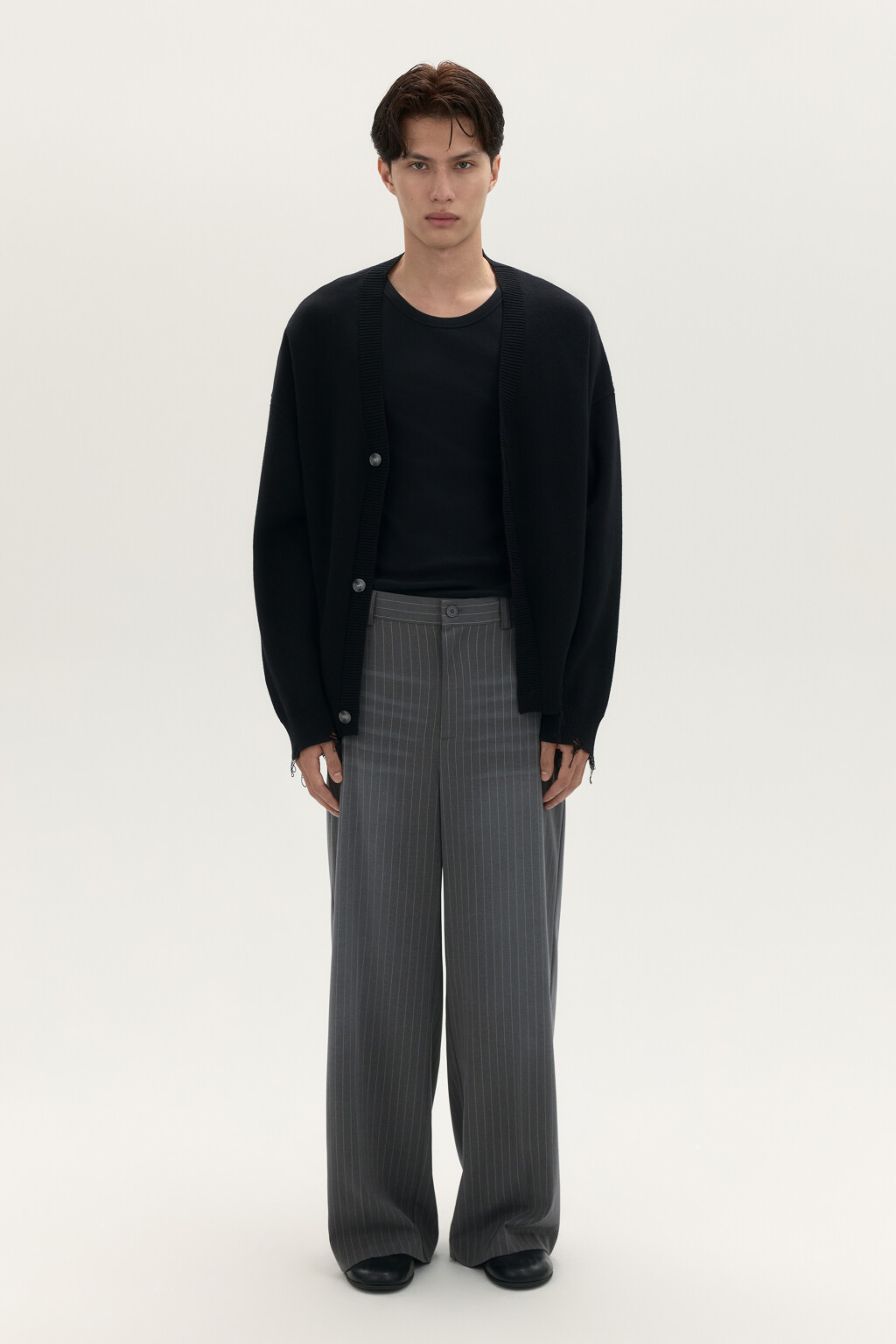 Кардиган на пуговицах с рваными краями - цвет черный - 4