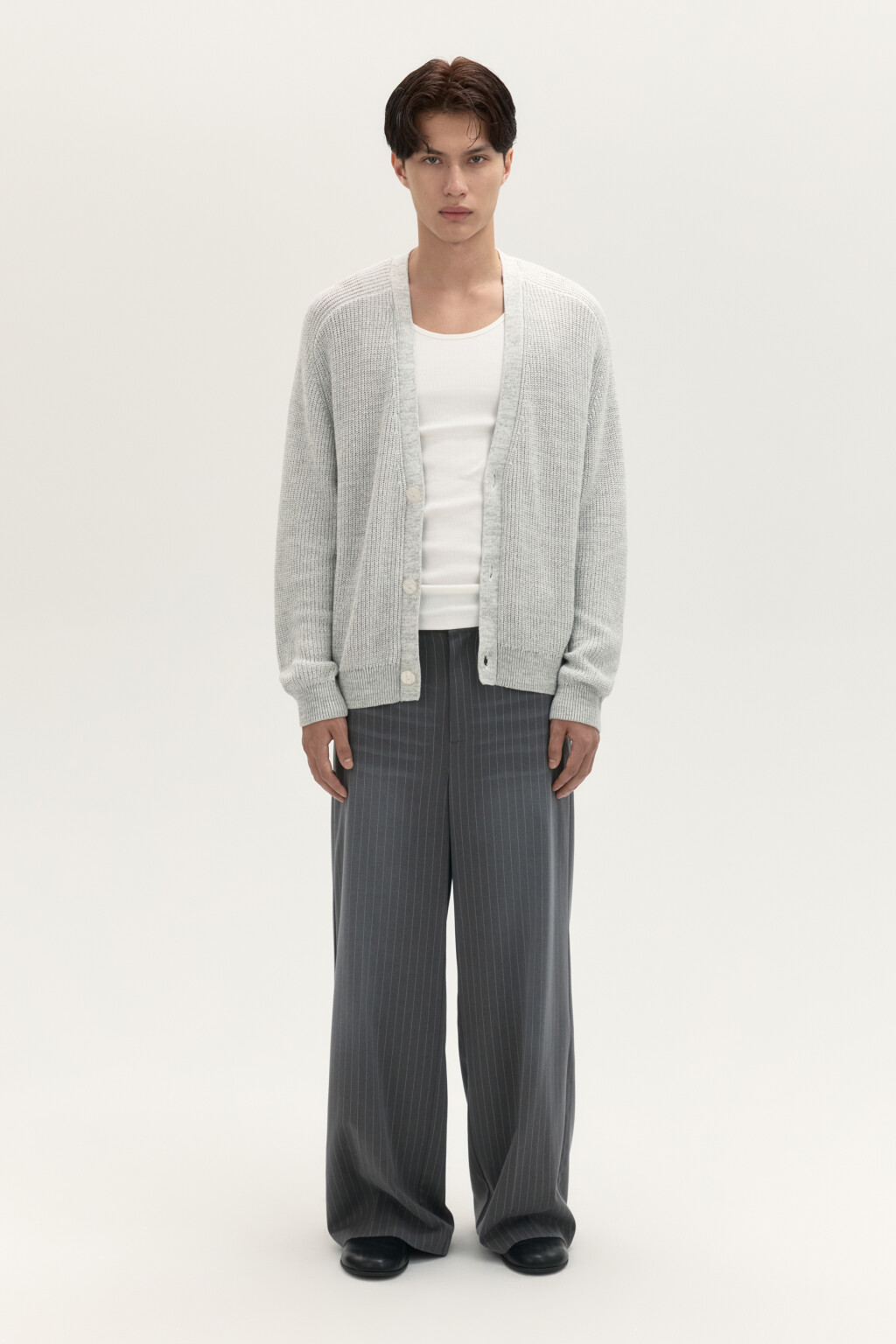 Кардиган на пуговицах с V-вырезом - цвет белый - 4