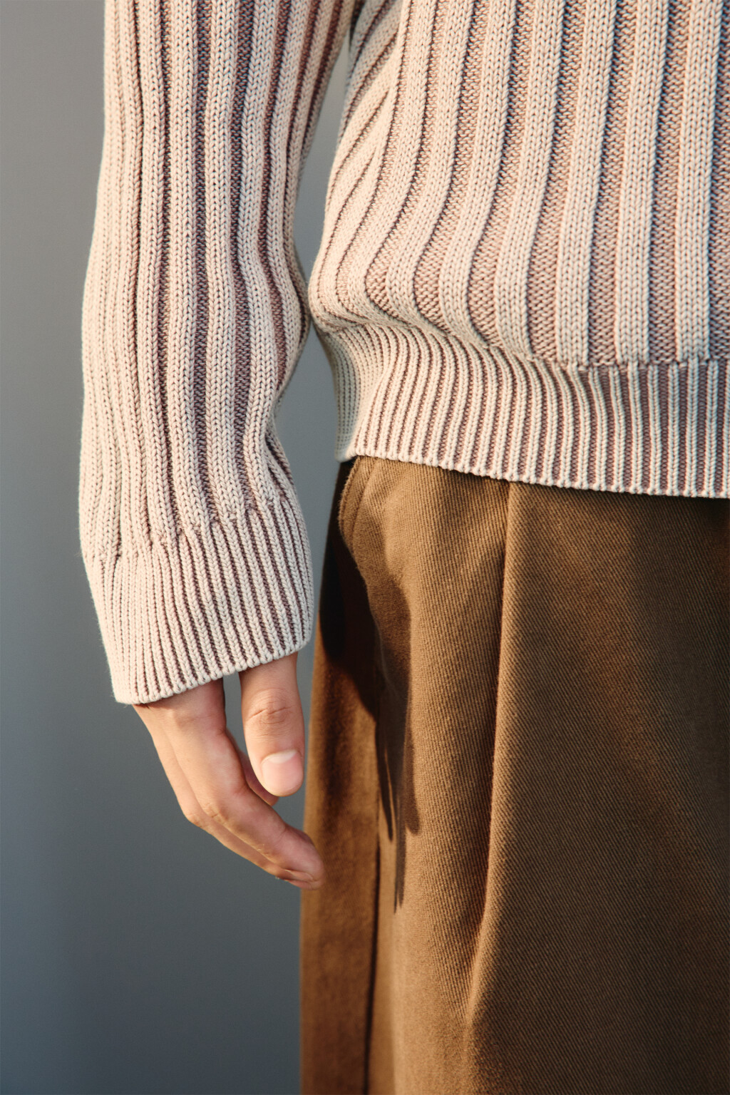 Джемпер вязаный в рубчик - цвет ванильный - 6