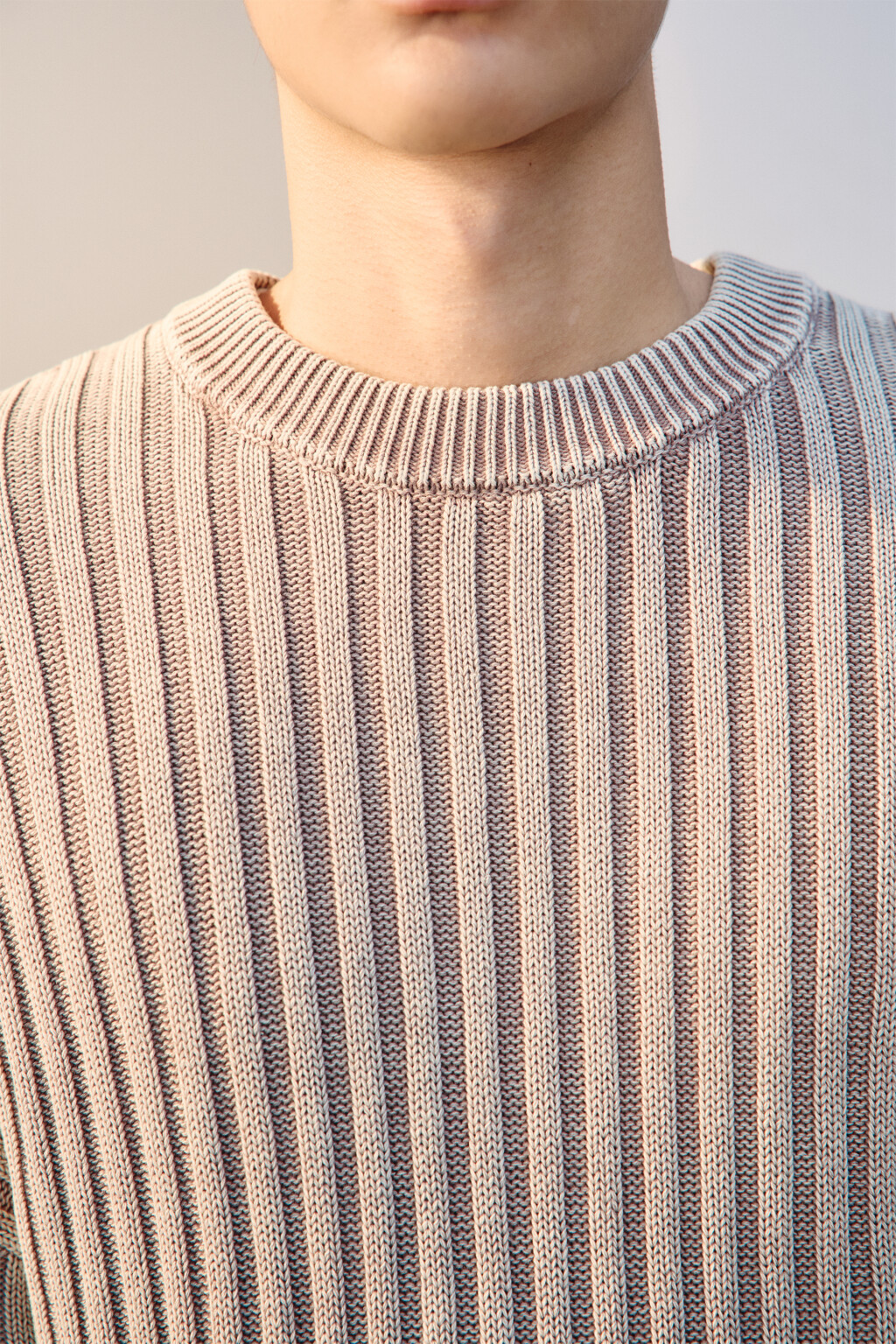 Джемпер вязаный в рубчик - цвет ванильный - 7
