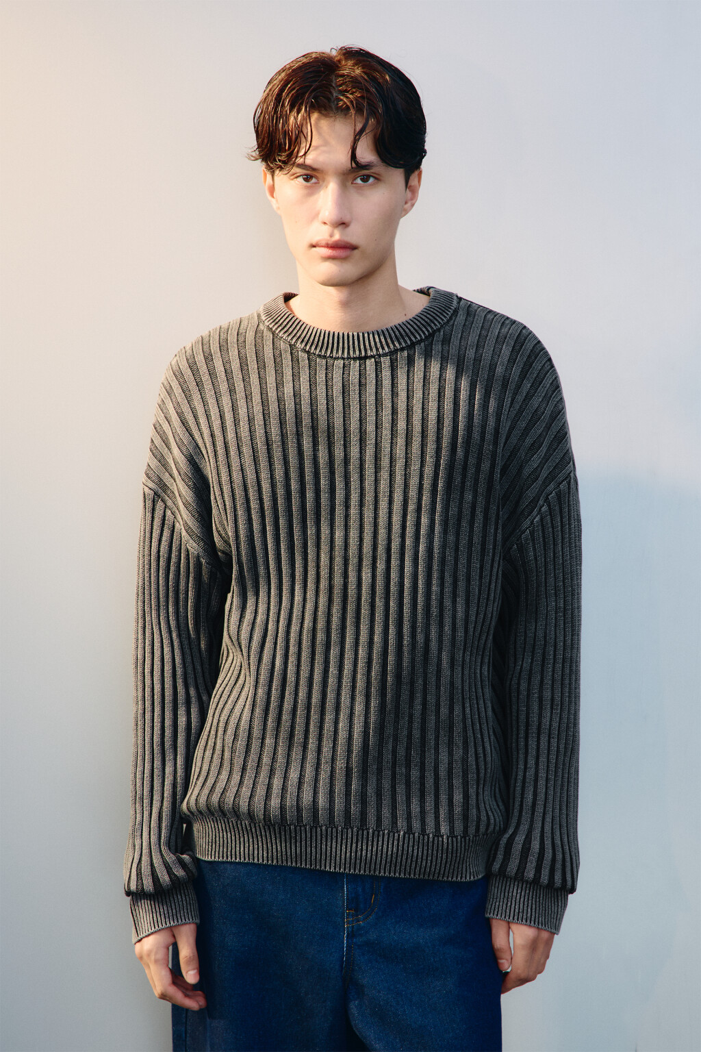 Джемпер вязаный в рубчик - цвет серый - 2