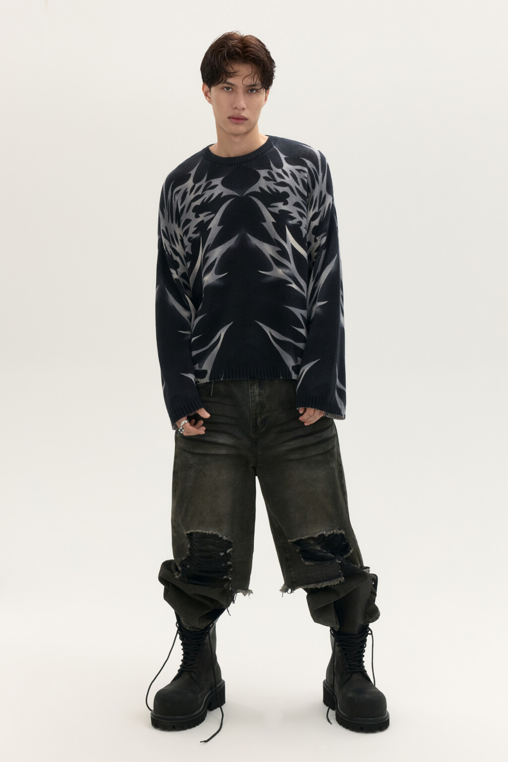 Джемпер вязаный с принтом-абстракцией - цвет черный - 2
