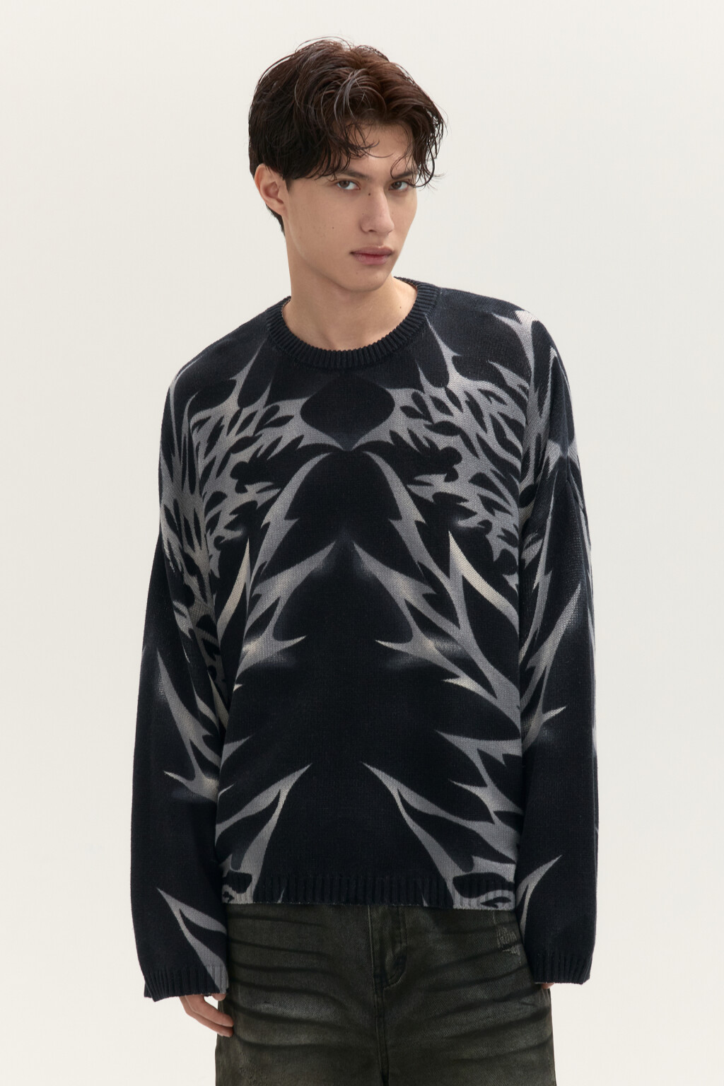 Джемпер вязаный с принтом-абстракцией - цвет черный - 3