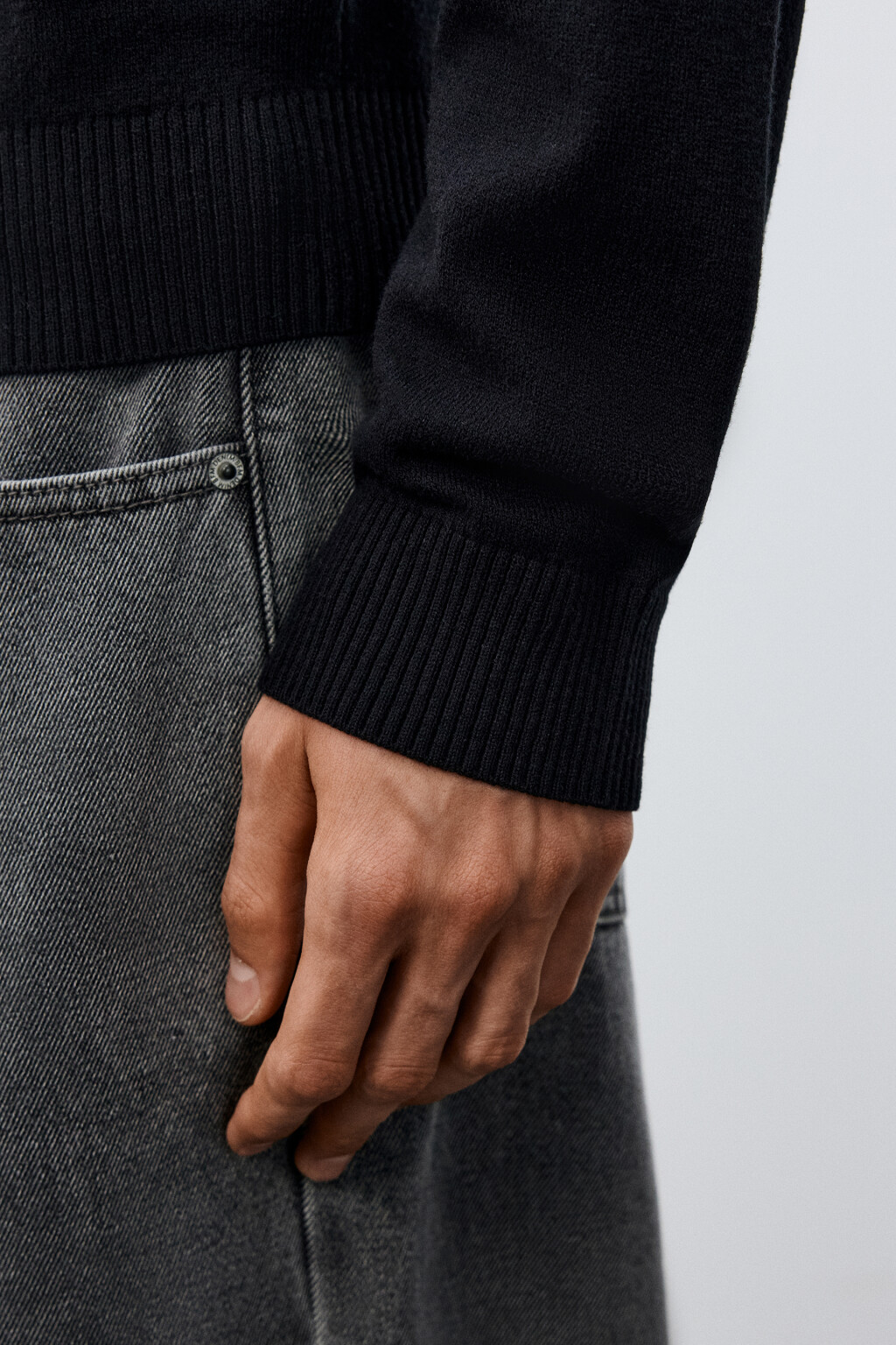 Джемпер тонкий вязаный - цвет черный - 6