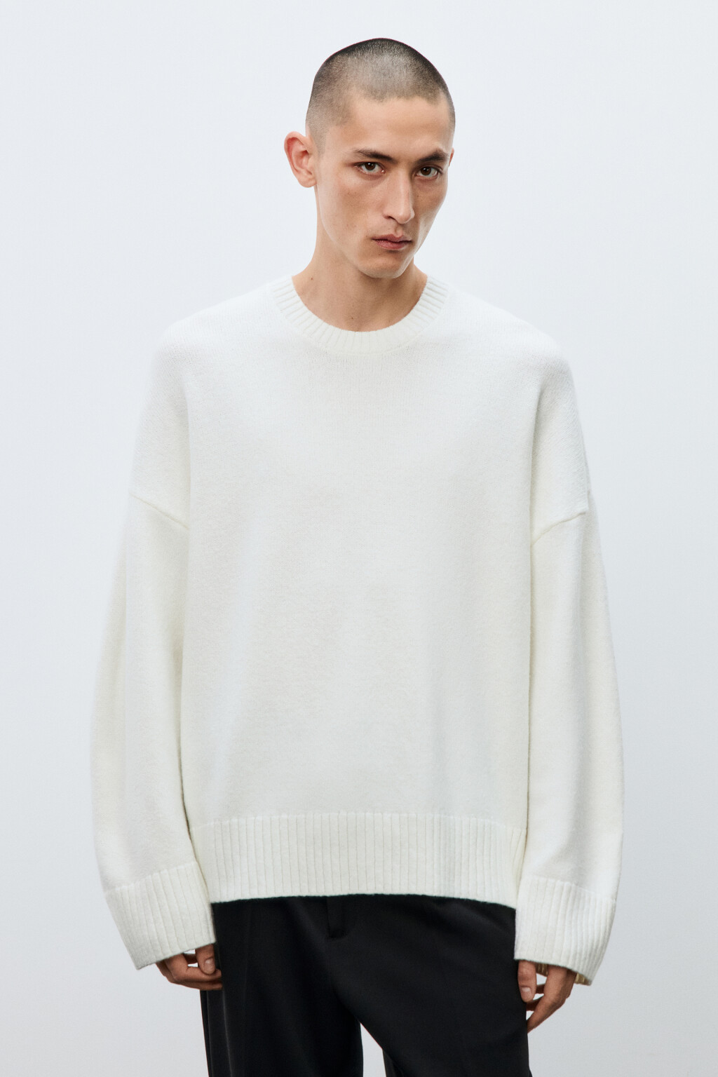 Джемпер вязаный базовый - цвет белый - 3