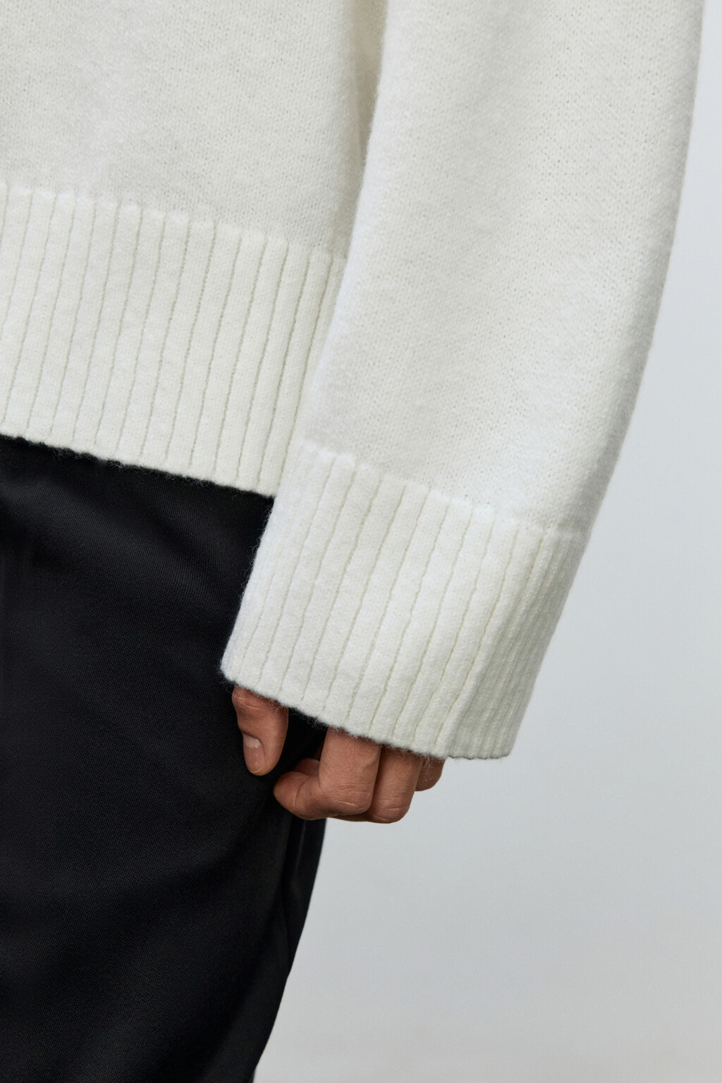 Джемпер вязаный базовый - цвет белый - 7