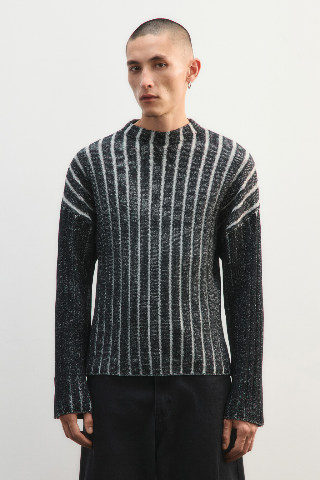 Джемпер вязаный в полоску - цвет черный - 2