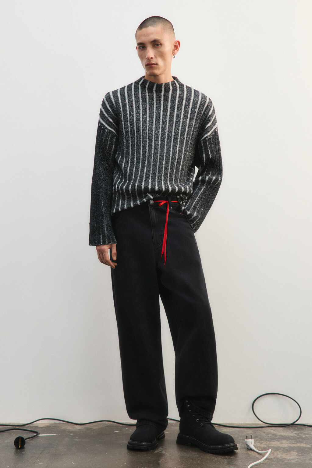 Джемпер вязаный в полоску - цвет черный - 4