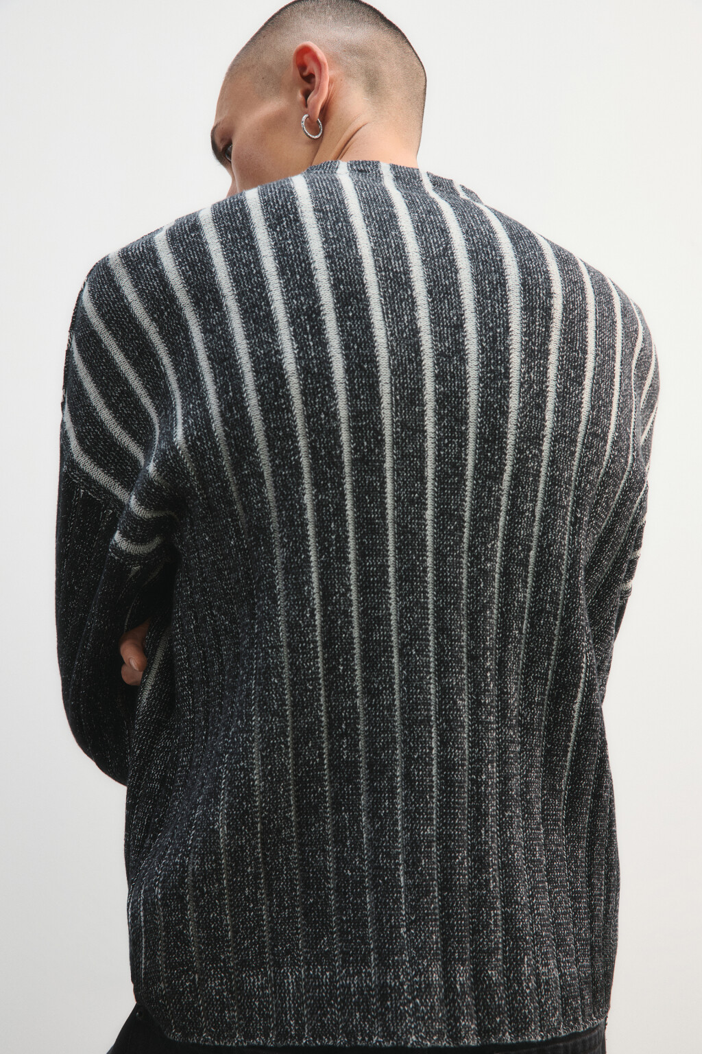 Джемпер вязаный в полоску - цвет черный - 6