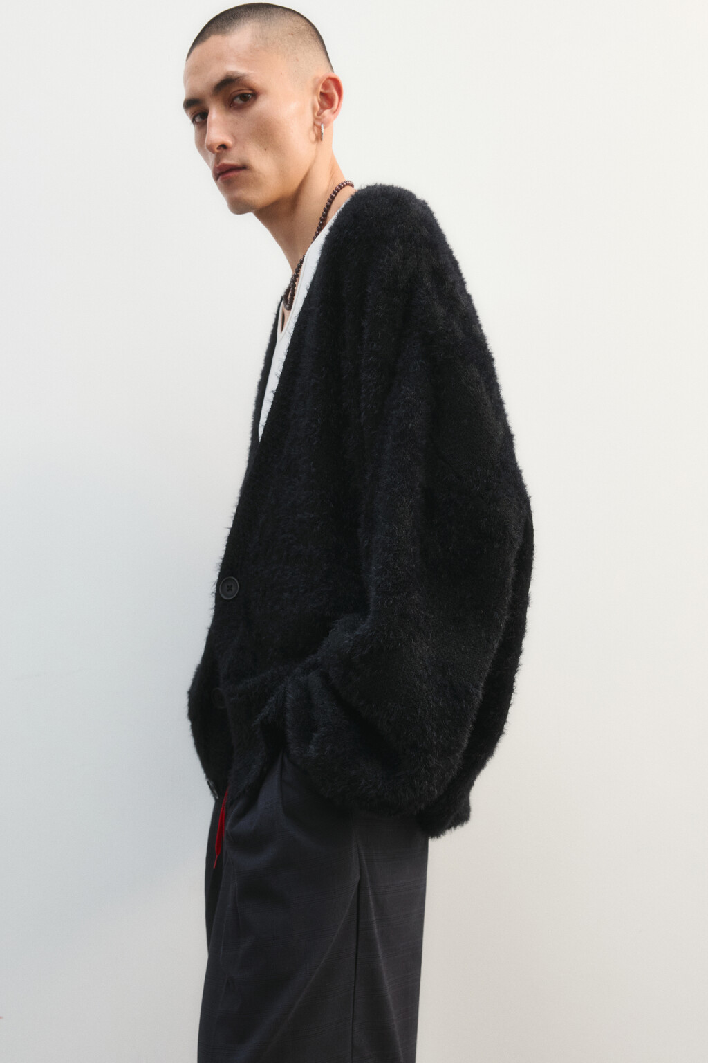 Кардиган на пуговицах с V-вырезом - цвет черный - 2