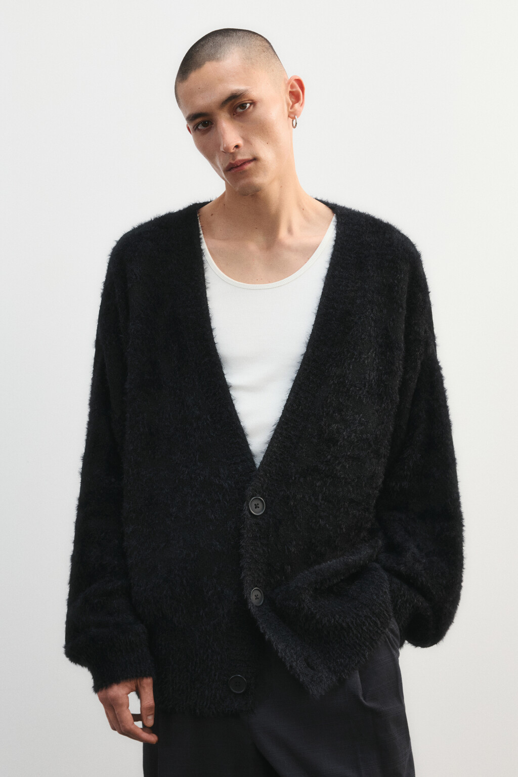 Кардиган на пуговицах с V-вырезом - цвет черный - 4