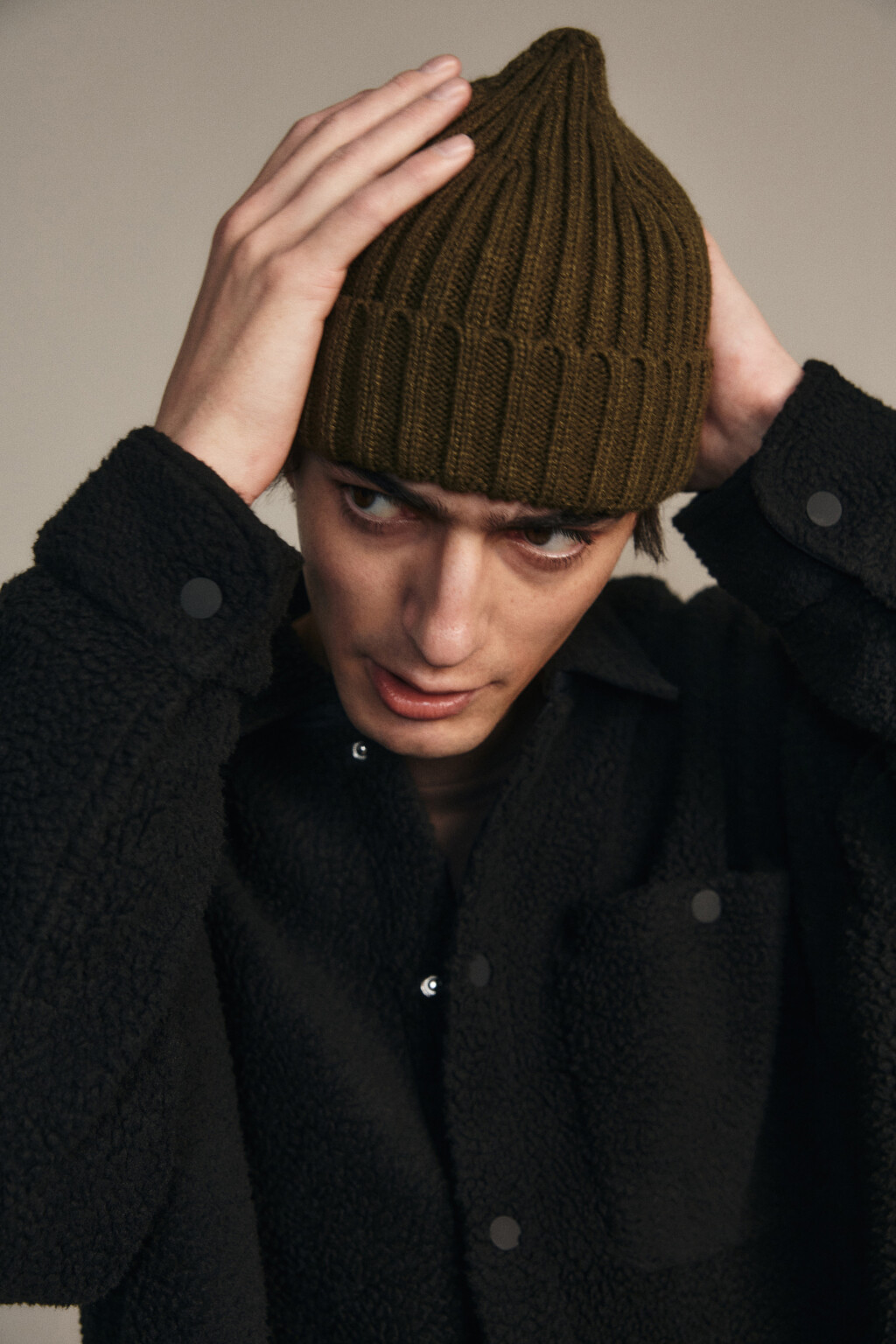 Шапка-бини вязаная в рубчик - цвет зеленый - 2