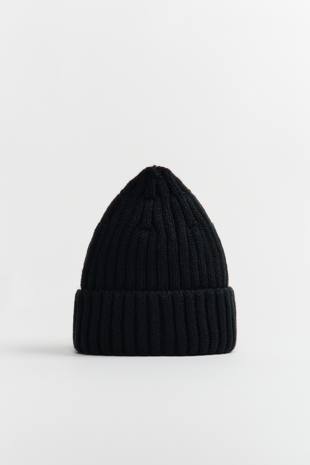 Шапка-бини вязаная в рубчик - цвет черный - 5