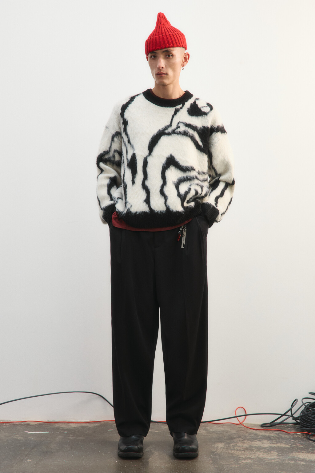 Шапка-бини вязаная в рубчик - цвет красный - 3