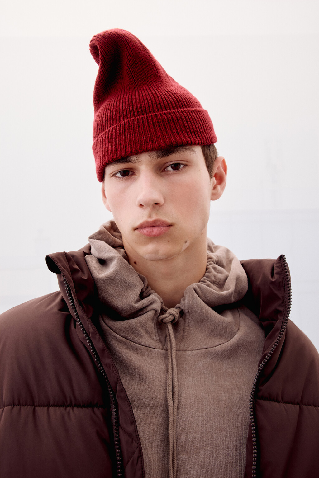 Шапка-бини вязаная в рубчик - цвет бордовый - 1