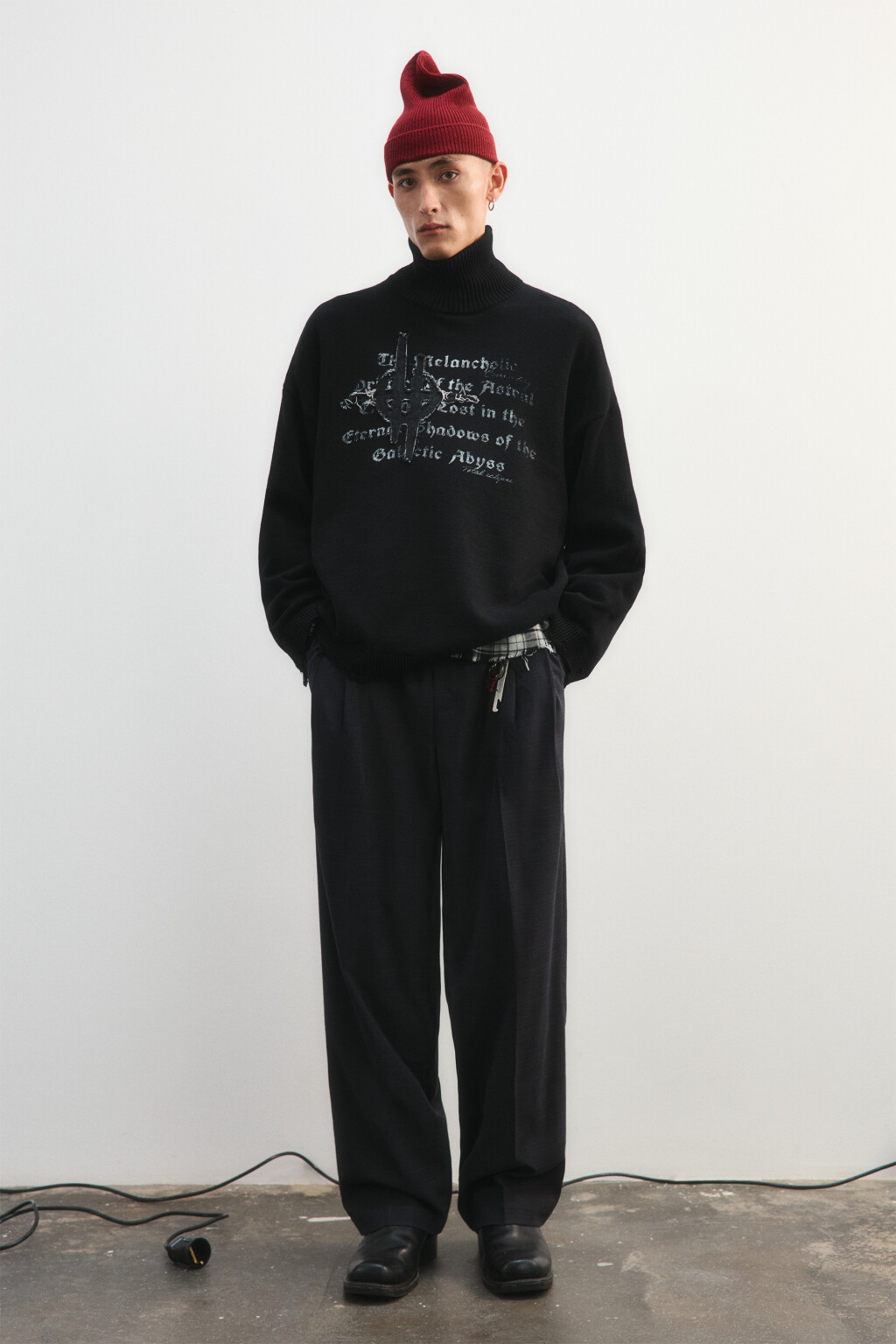 Шапка-бини вязаная в рубчик - цвет бордовый - 6