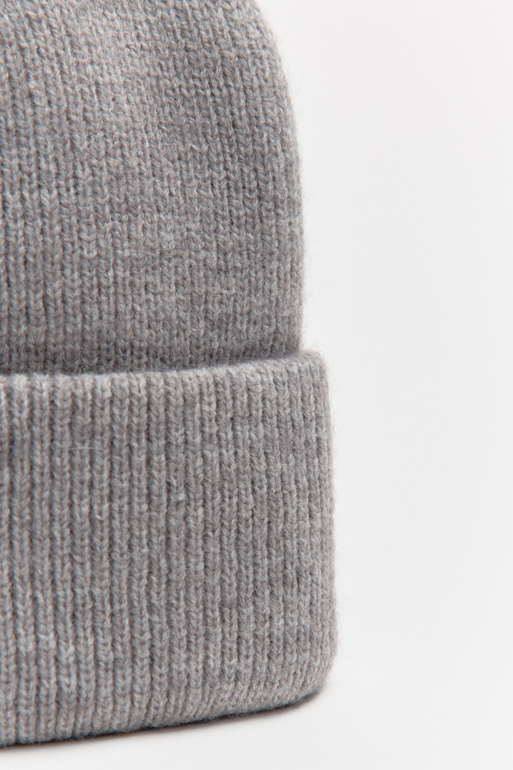 Шапка-бини трикотажная в рубчик - цвет серый - 5