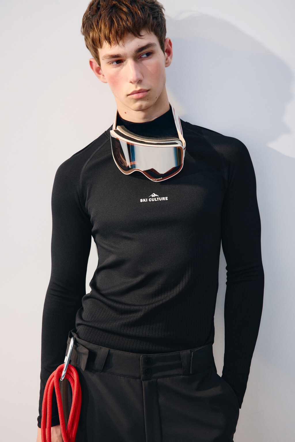 Водолазка спортивная с надписью - цвет черный - 1