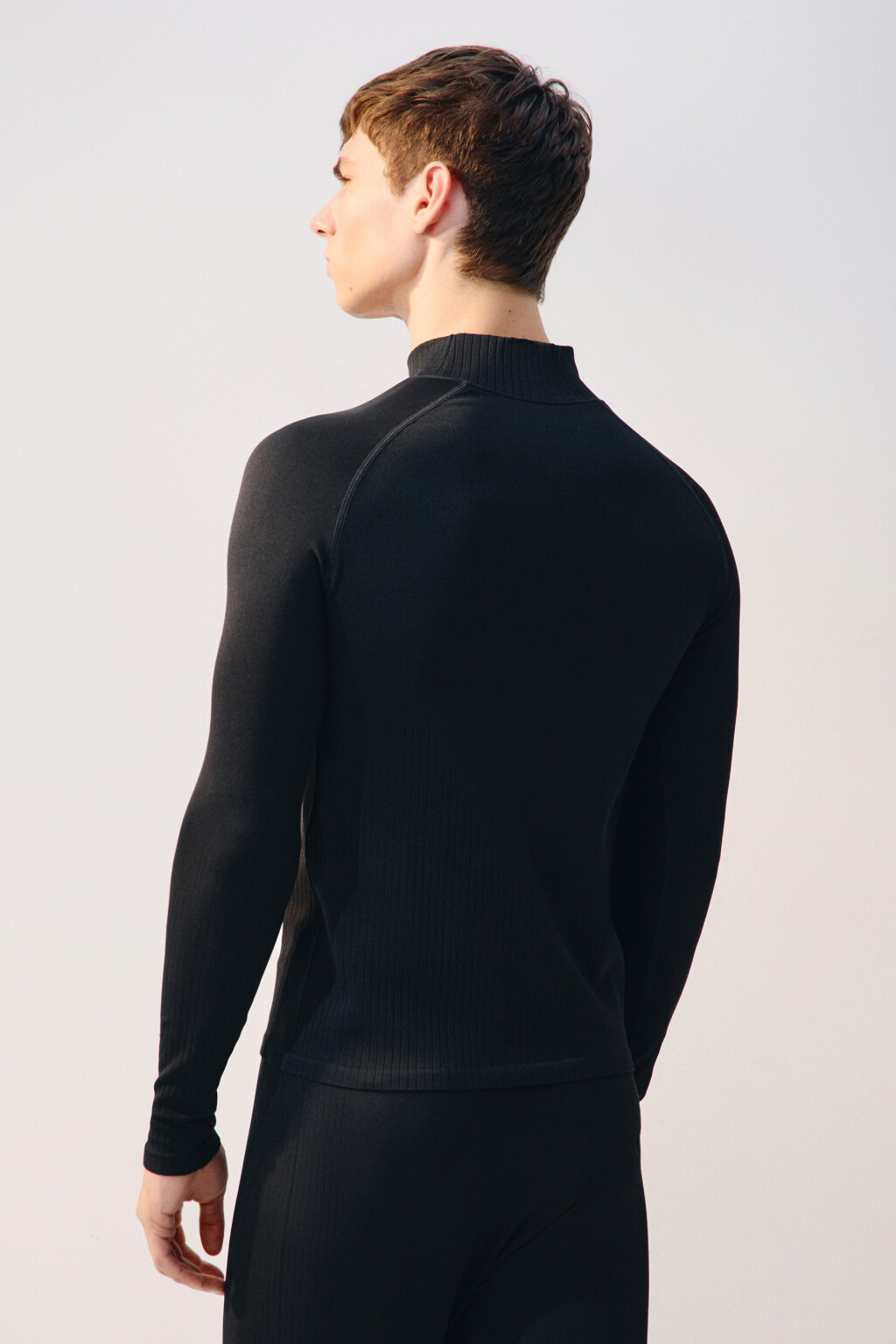 Водолазка спортивная с надписью - цвет черный - 3