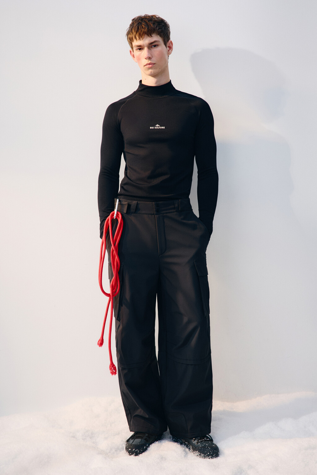 Водолазка спортивная с надписью - цвет черный - 4