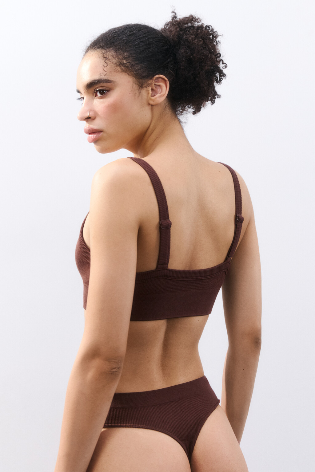 Бюстгальтер-топ бесшовный в рубчик - цвет коричневый - 3