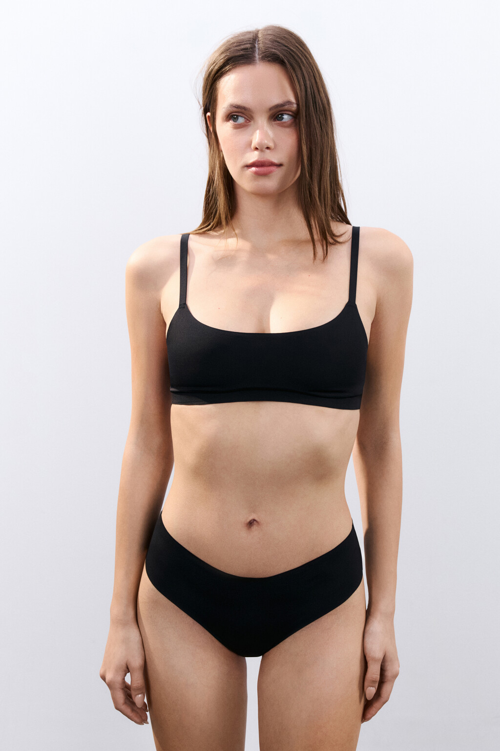 Бюстгальтер-топ на тонких бретелях - цвет черный - 2
