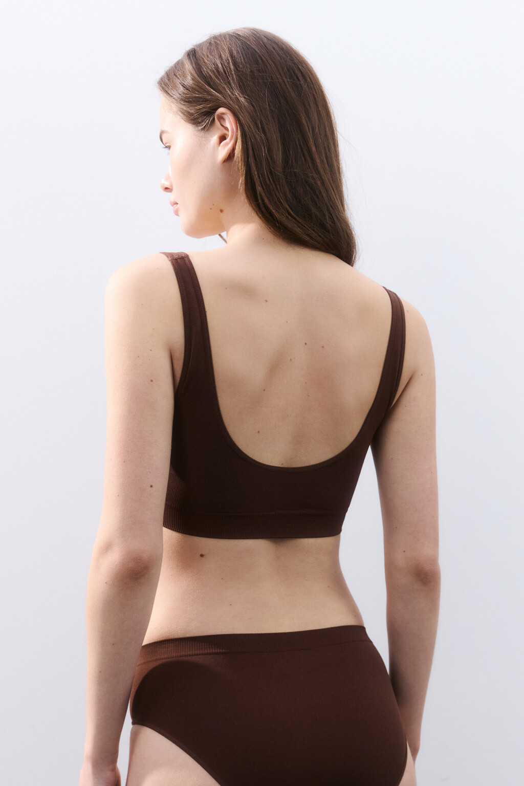 Бюстгальтер-топ бесшовный гладкий - цвет коричневый - 4
