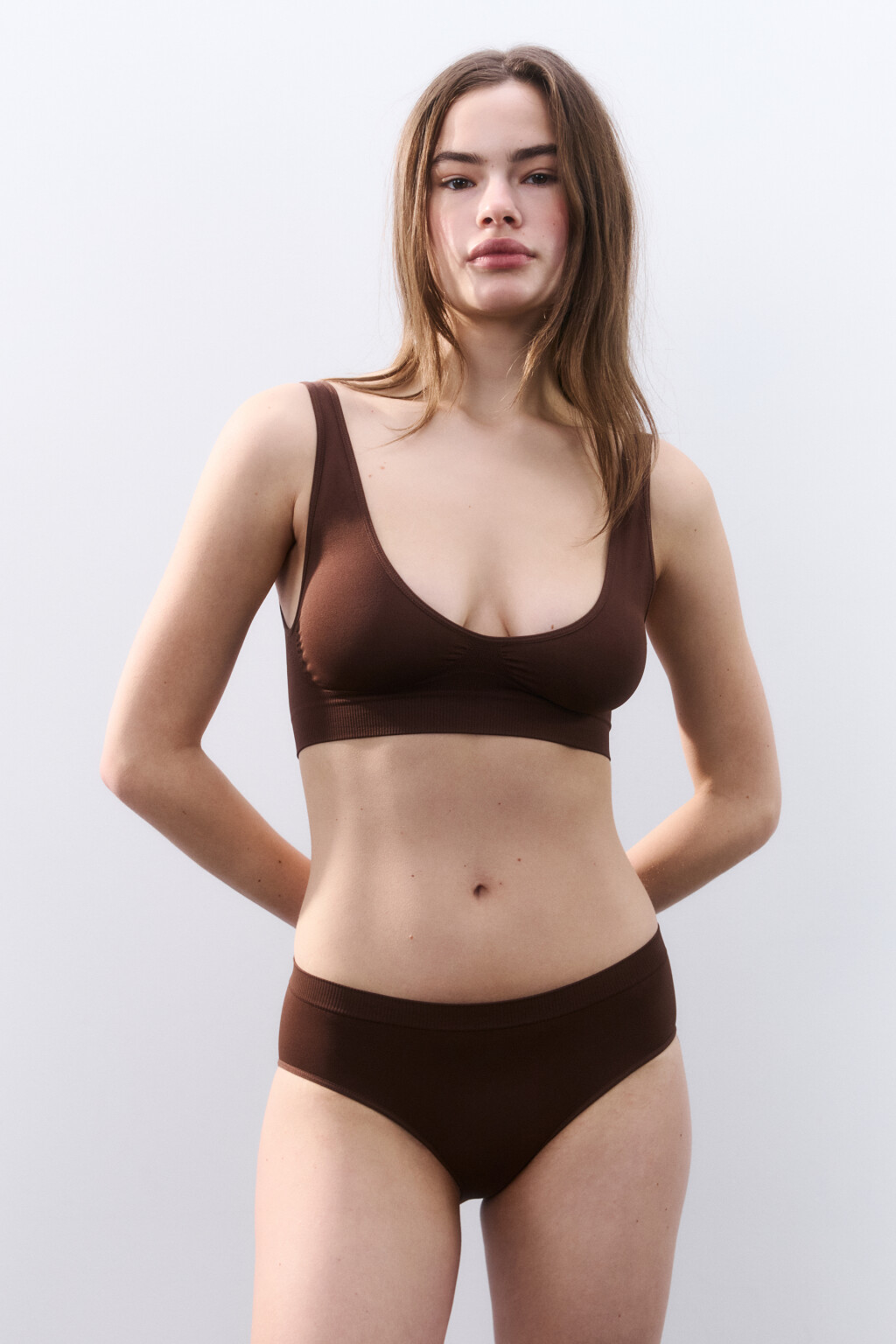 Бюстгальтер-топ бесшовный гладкий - цвет коричневый - 5