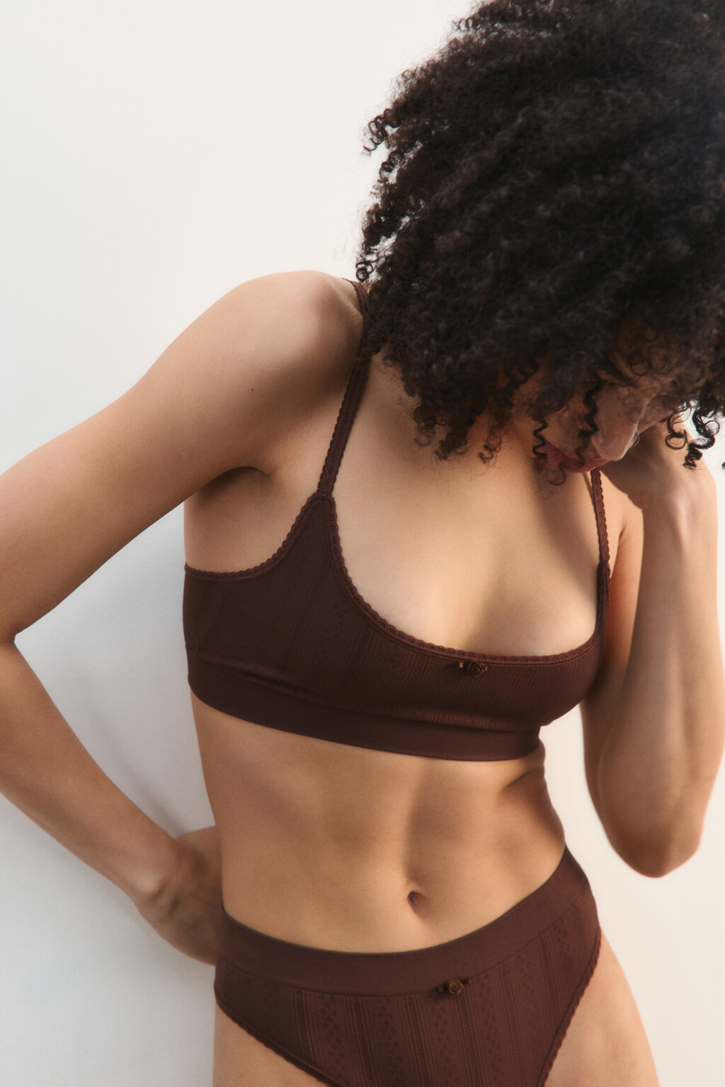 Бюстгальтер-топ бесшовный ажурный - цвет коричневый - 1