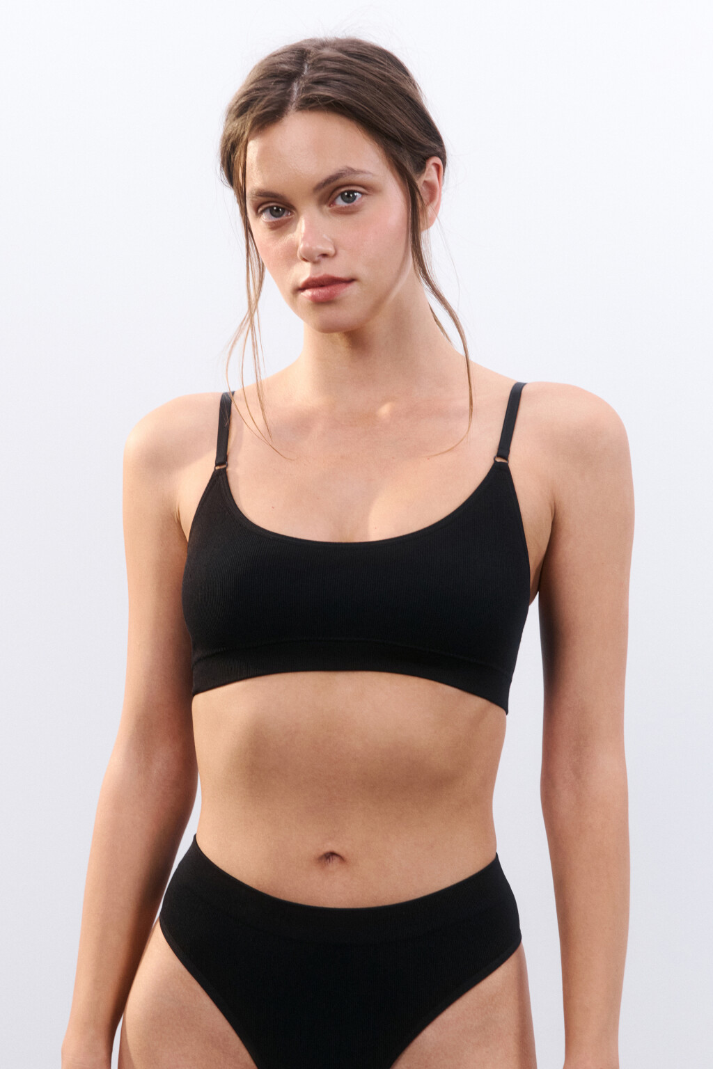 Бюстгальтер-топ бесшовный в рубчик - цвет черный - 2