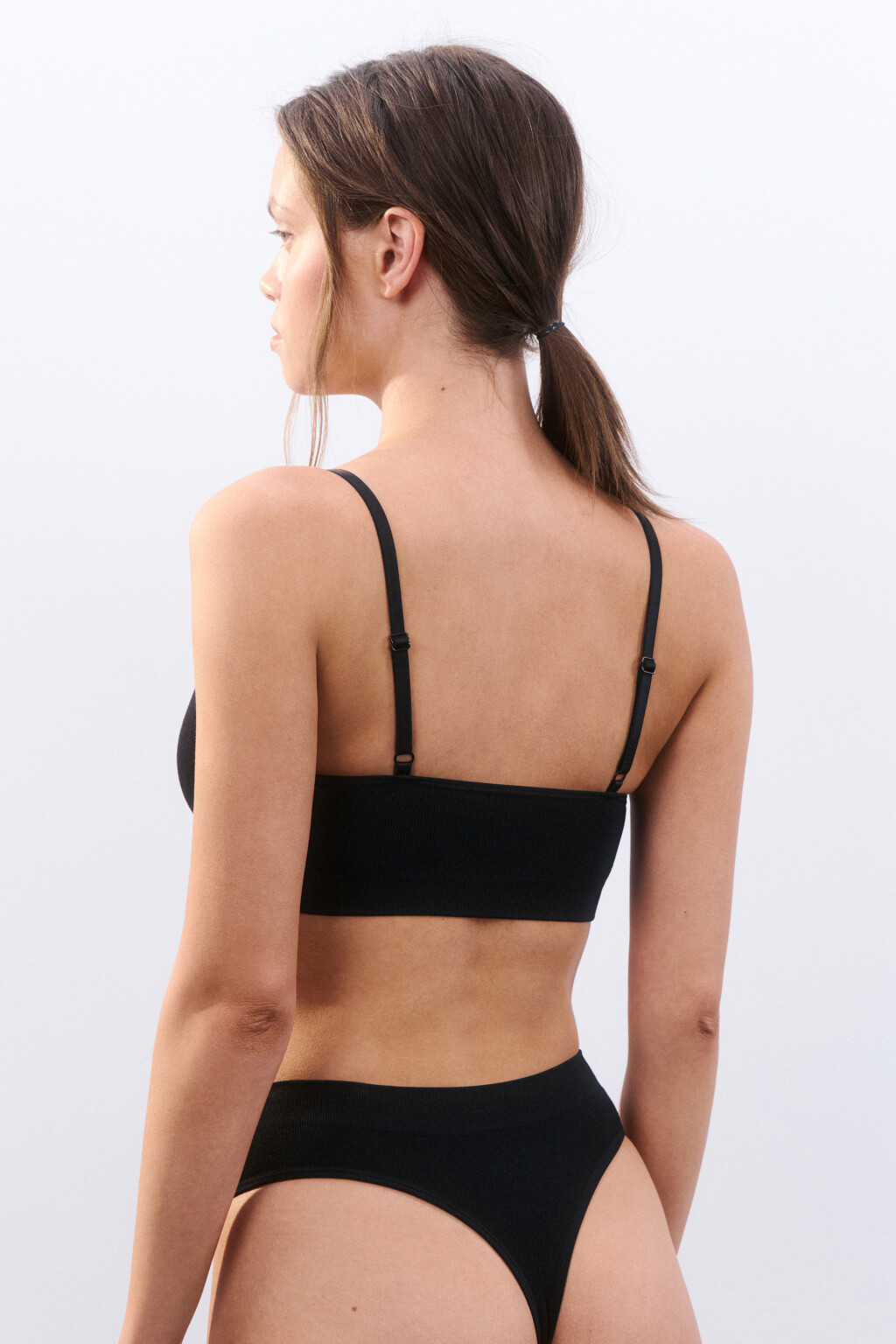 Бюстгальтер-топ бесшовный в рубчик - цвет черный - 3