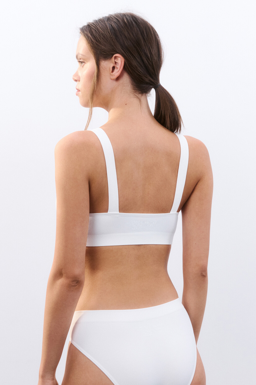 Бюстгальтер-топ бесшовный в рубчик - цвет белый - 3