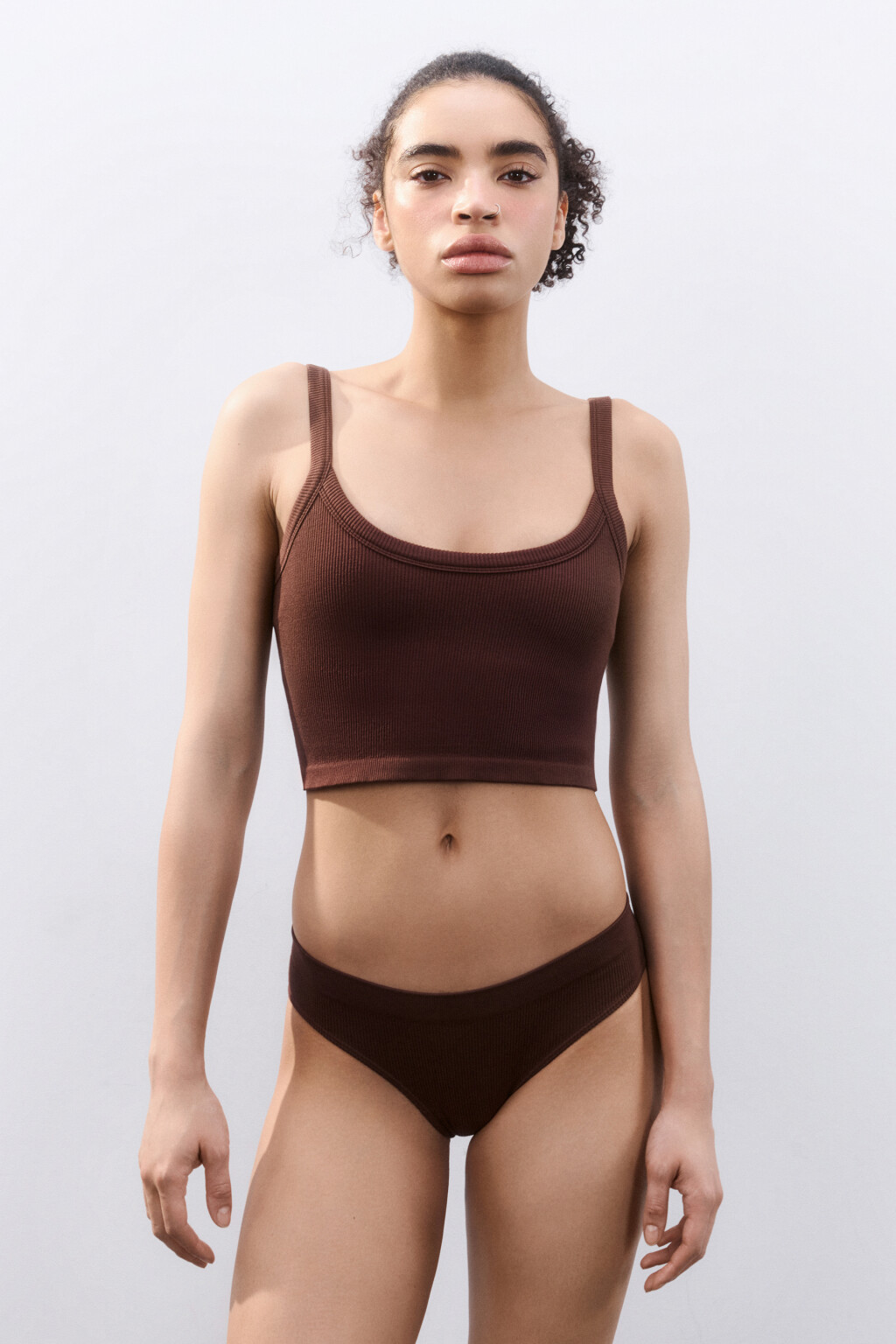 Трусы-слипы бесшовные в рубчик - цвет коричневый - 4