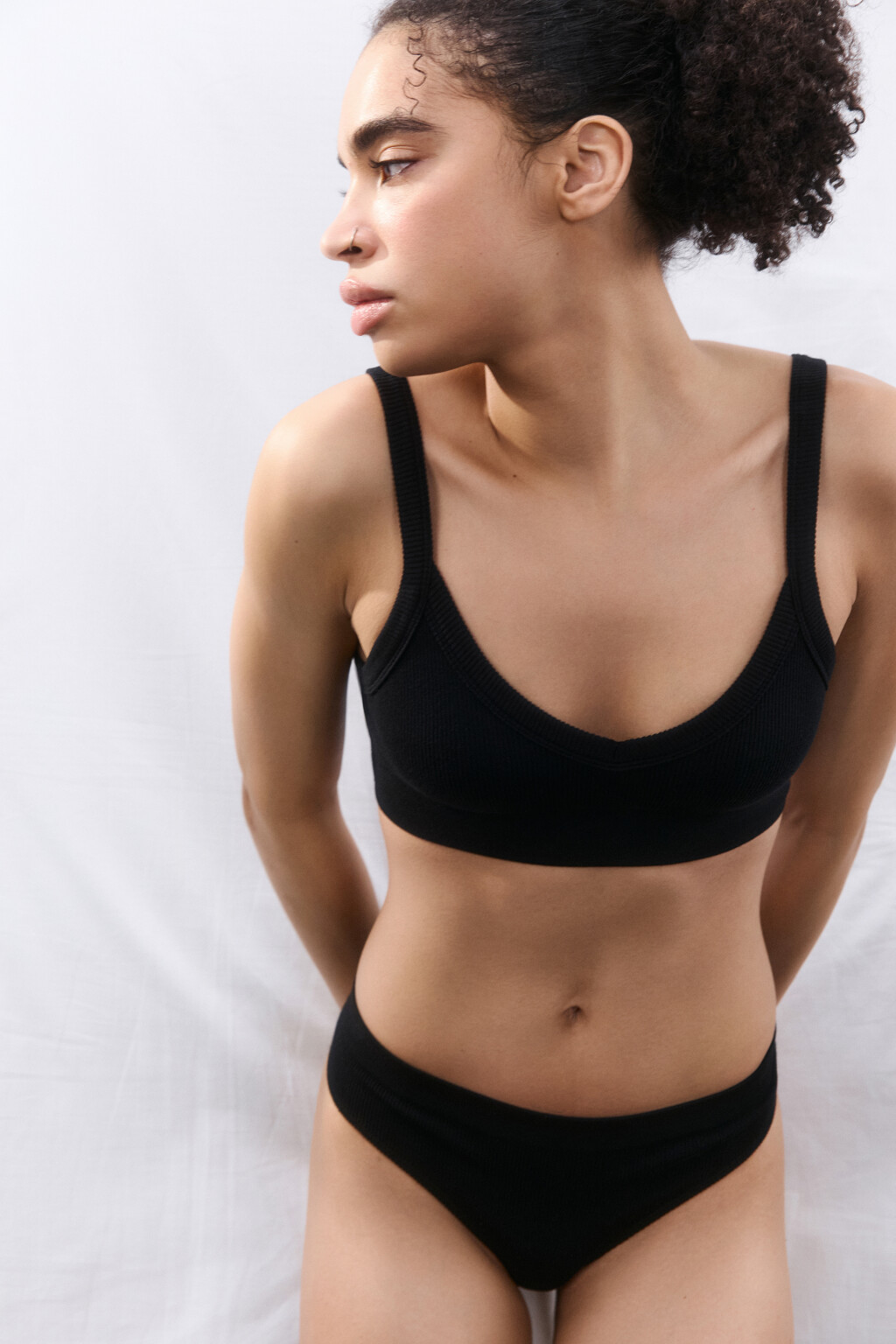 Трусы-слипы бесшовные в рубчик - цвет черный - 1