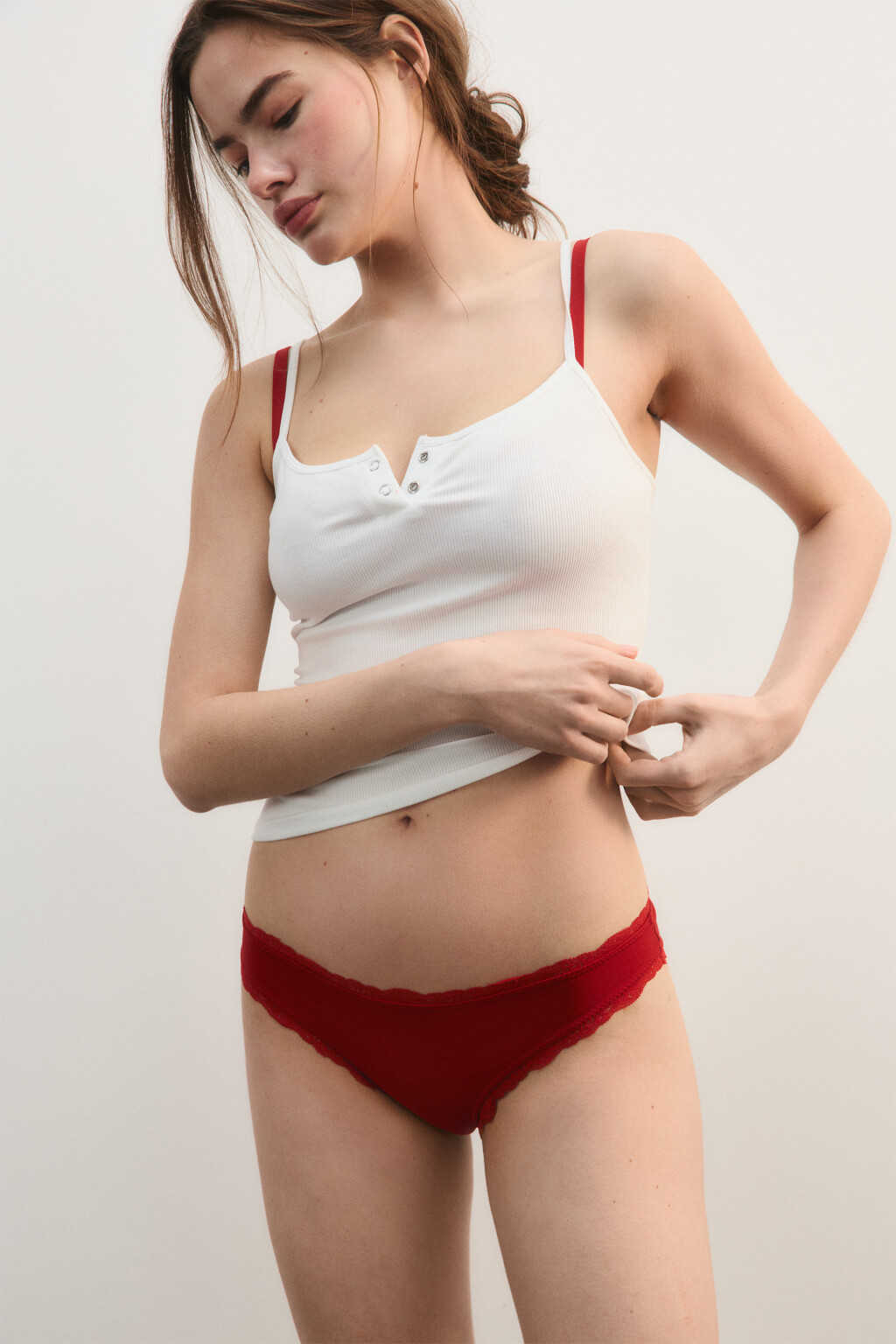 Трусы-слипы с кружевом - цвет красный - 1