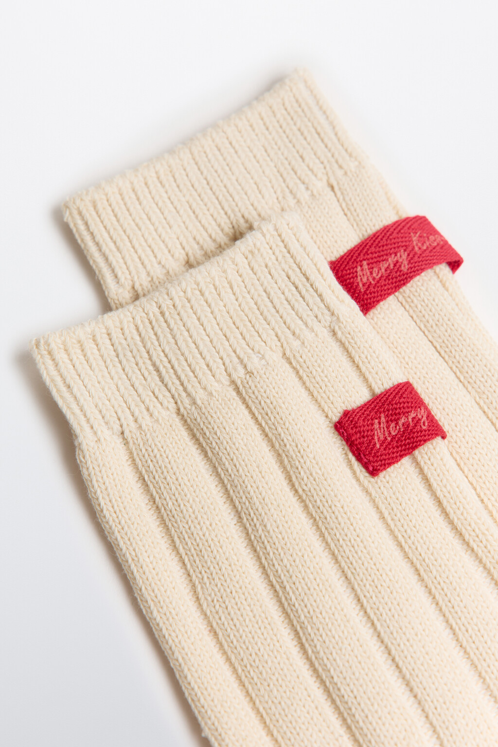 Носки высокие с новогодним патчем - цвет ванильный - 4