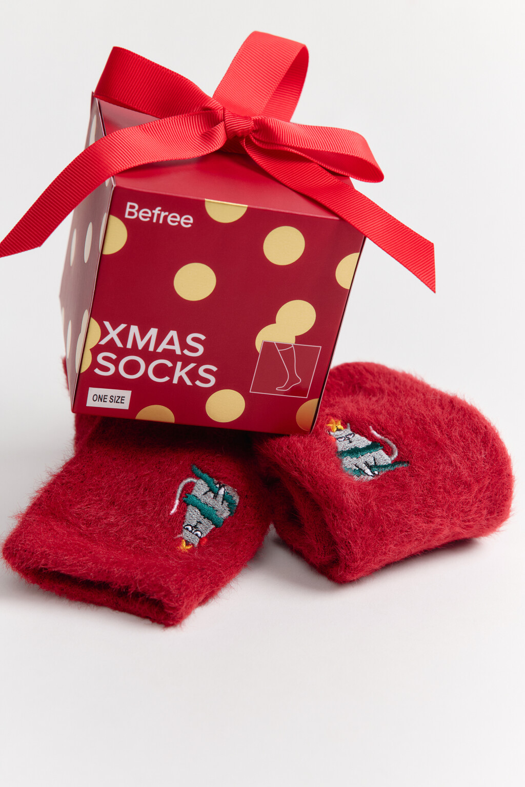 Носки махровые с новогодней вышивкой - цвет красный - 2
