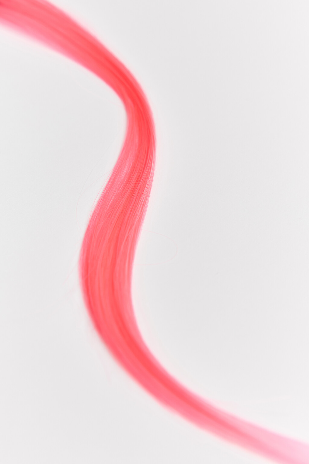 Заколка с цветной прядью волос - цвет белый - 2