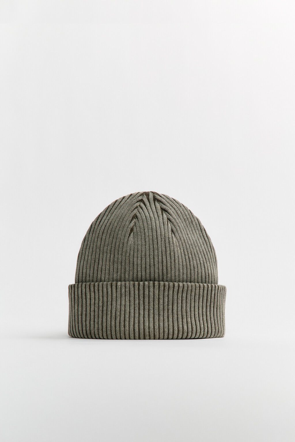 Шапка-бини вязаная в рубчик - цвет зеленый - 3